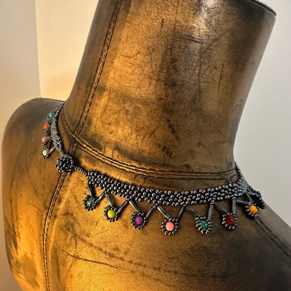 Handmade silver tone beaded choker - Picture 2 of 3